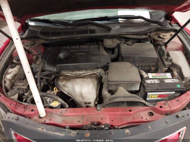 Toyota Camry Le Image 2