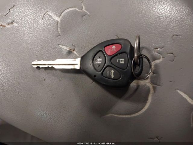 Toyota Camry Le Image 11