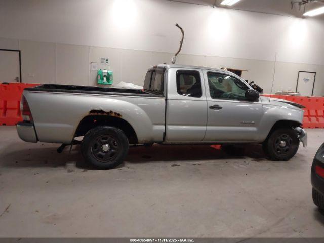 Toyota Tacoma Image 8