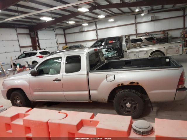 Toyota Tacoma Image 13