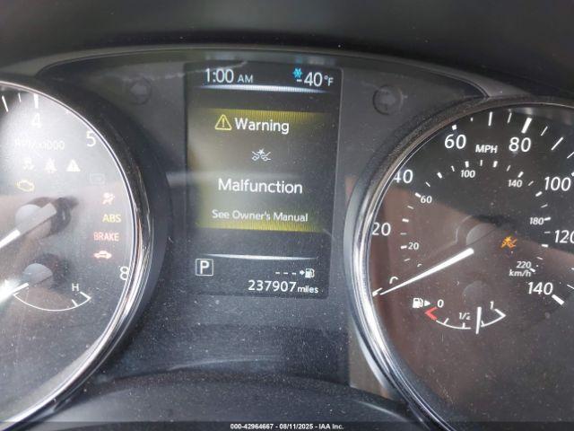 Nissan Rogue S Image 7