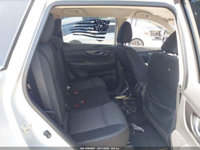 Nissan Rogue S Image 6
