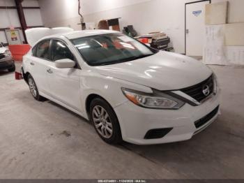  Salvage Nissan Altima