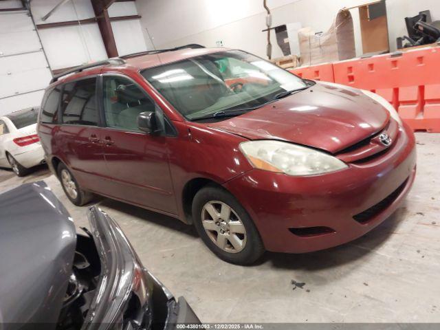  Salvage Toyota Sienna