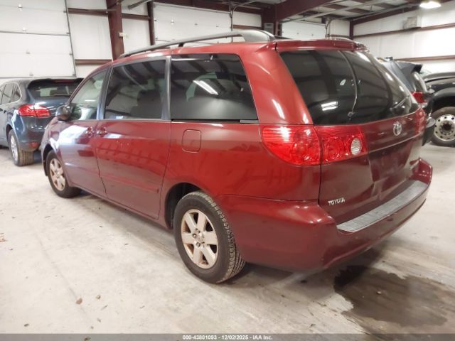 Toyota Sienna Le Image 5