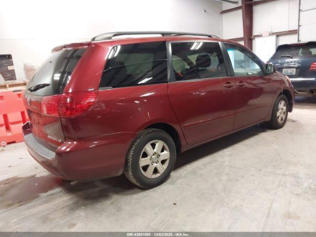 Toyota Sienna Le Image 6