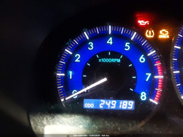 Toyota Sienna Le Image 8