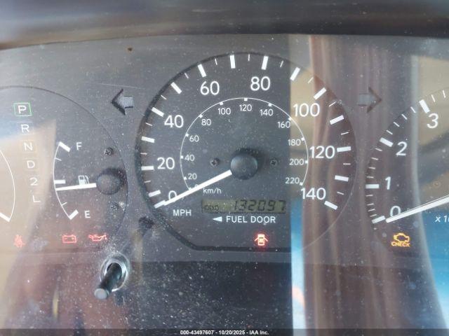 Toyota Camry Le Image 12