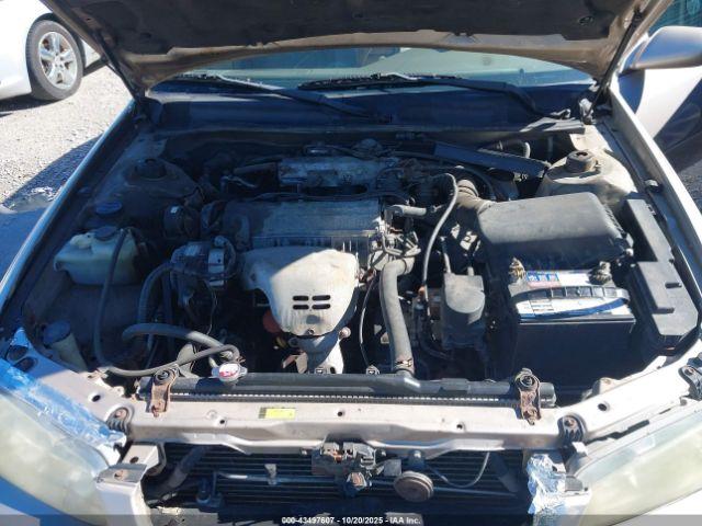 Toyota Camry Le Image 4