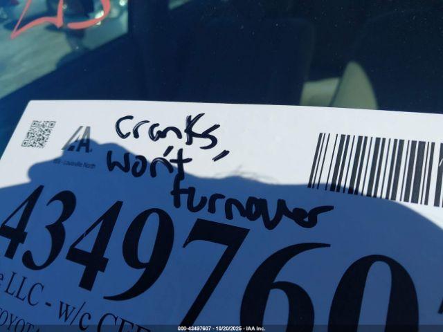 Toyota Camry Le Image 5