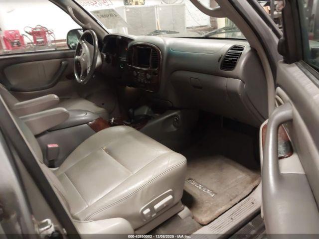 Toyota Sequoia Limited V8 Image 2