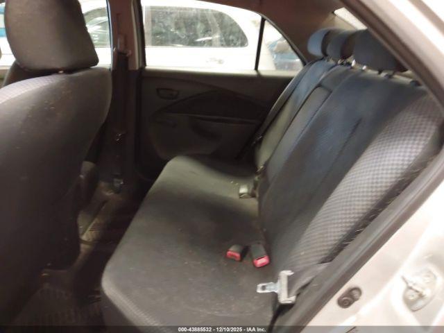 Toyota Yaris Image 9