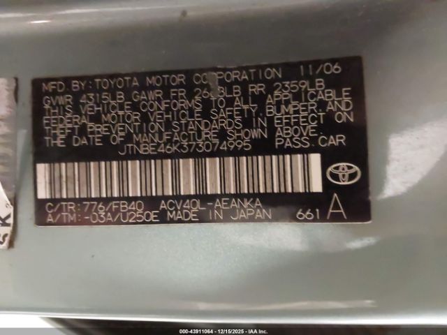 Toyota Camry Le Image 11