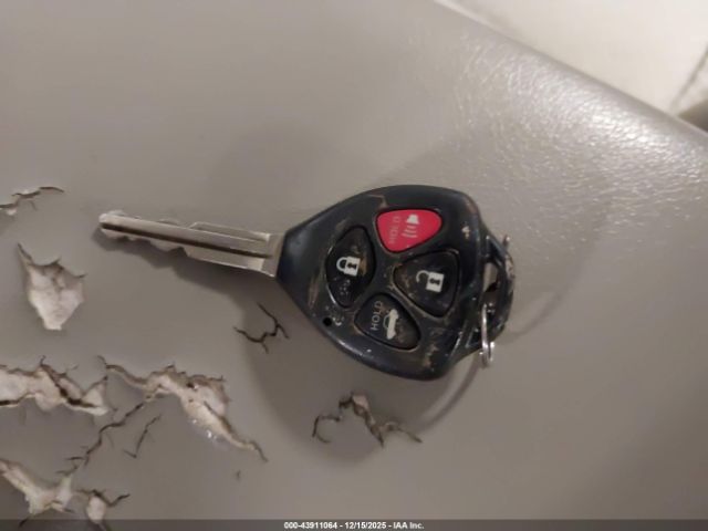 Toyota Camry Le Image 3