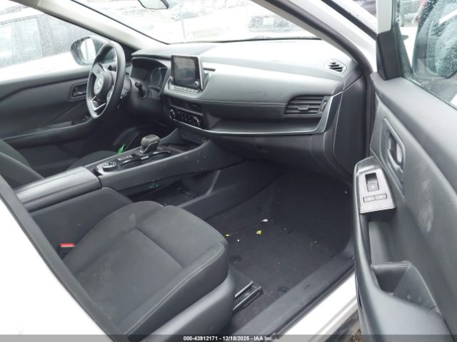 Nissan Rogue S Intelligent Awd Image 4