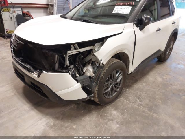 Nissan Rogue S Intelligent Awd Image 11