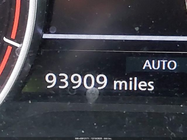 Nissan Rogue S Intelligent Awd Image 16