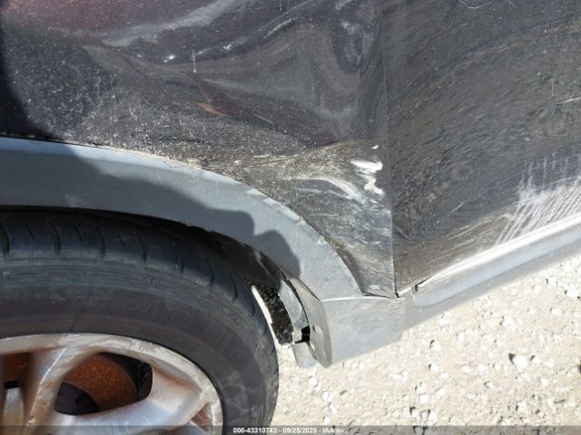 Ford Explorer Limited Image 3