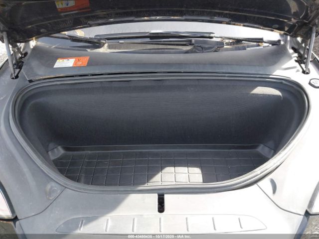 Tesla Model X Image 4