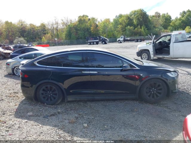 Tesla Model X Image 12