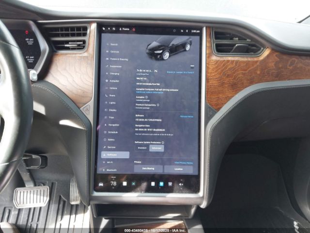 Tesla Model X Image 11