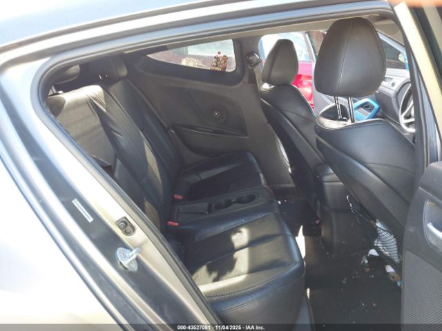 Hyundai VELOSTER Turbo Image 4