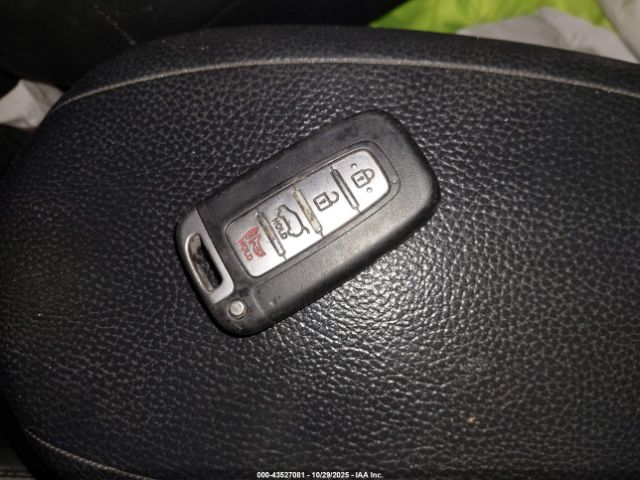 Hyundai VELOSTER Turbo Image 7