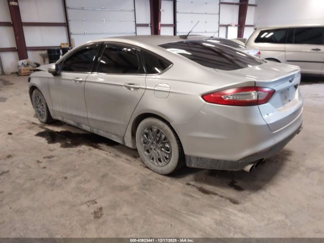Ford Fusion S Image 10