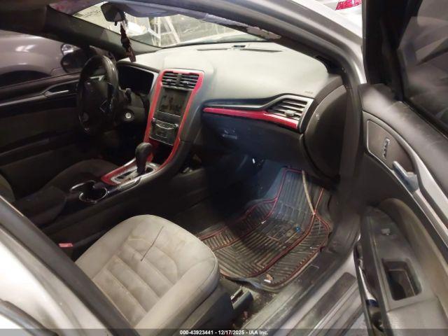 Ford Fusion S Image 13