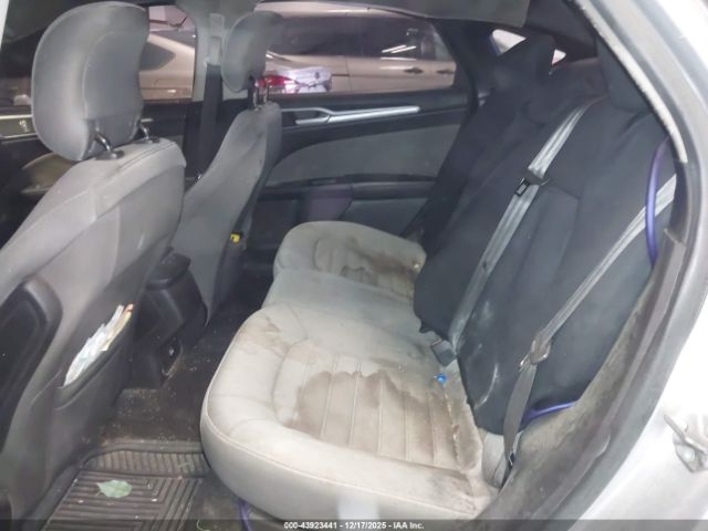 Ford Fusion S Image 4