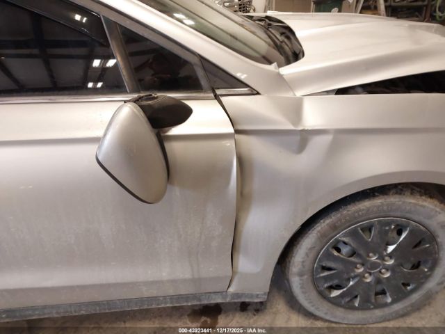 Ford Fusion S Image 9