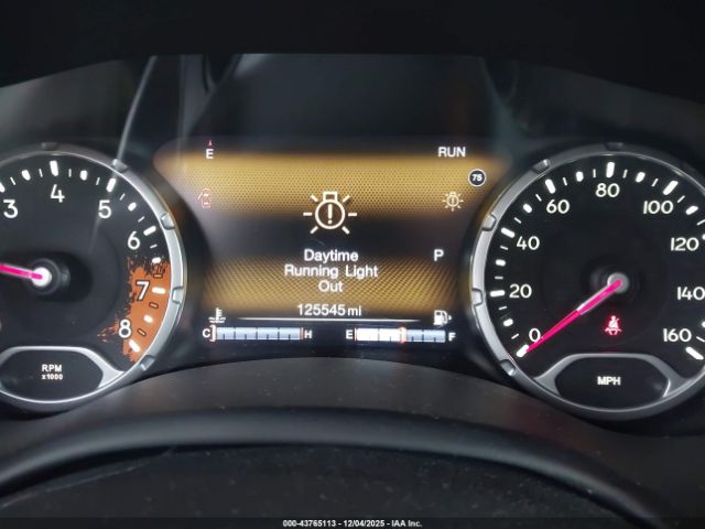 Jeep Renegade Trailhawk Image 5