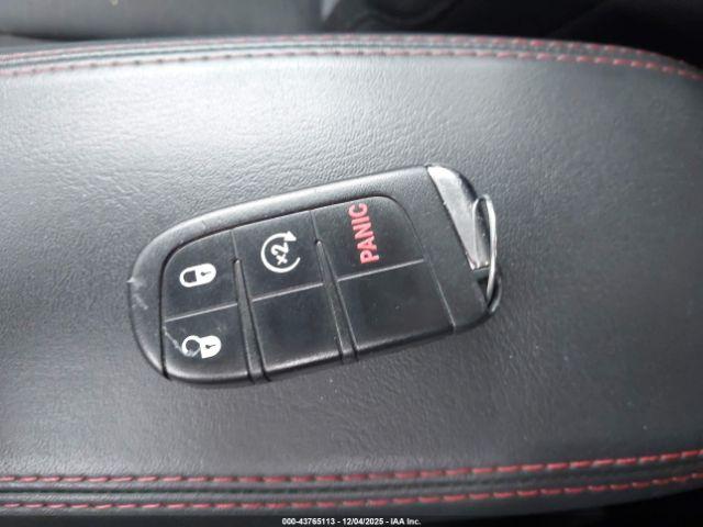 Jeep Renegade Trailhawk Image 12