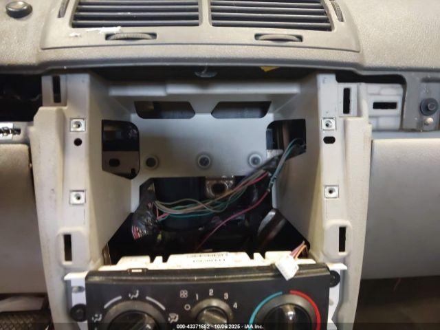 Chevrolet Cobalt Ls Image 15