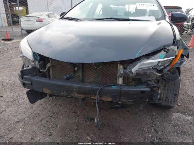 Toyota Corolla Le Image 4