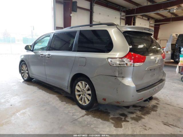 Toyota Sienna Xle Image 3