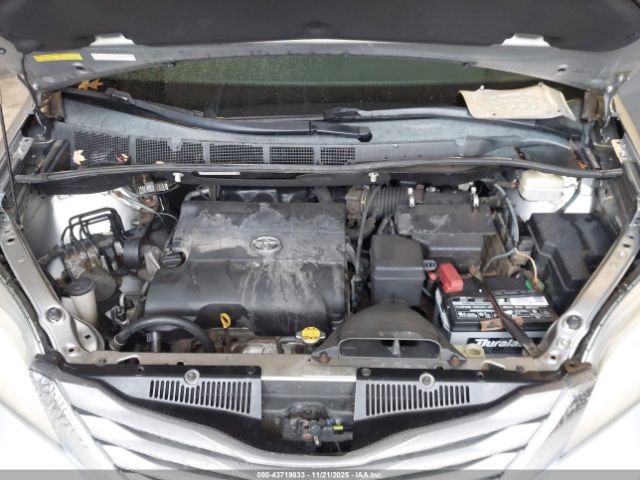 Toyota Sienna Xle Image 13