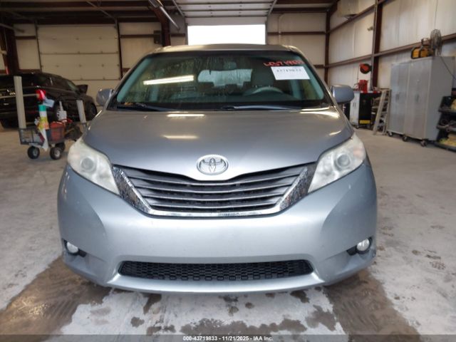 Toyota Sienna Xle Image 17