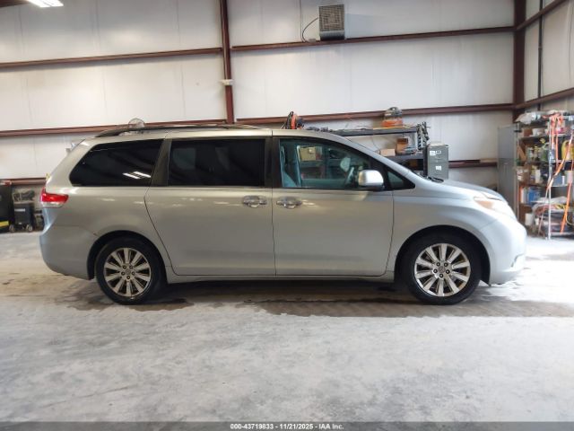 Toyota Sienna Xle Image 10