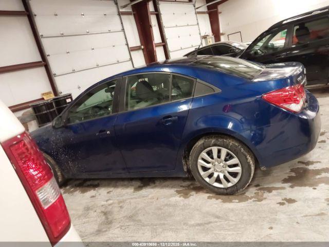 Chevrolet Cruze Ls Auto Image 14