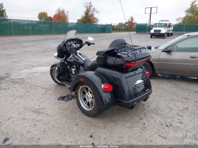 Harley-Davidson Flhtcutg Image 4