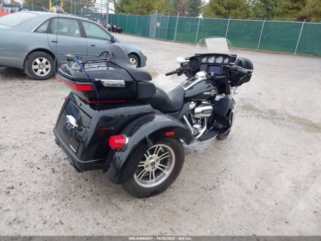 Harley-Davidson Flhtcutg Image 5