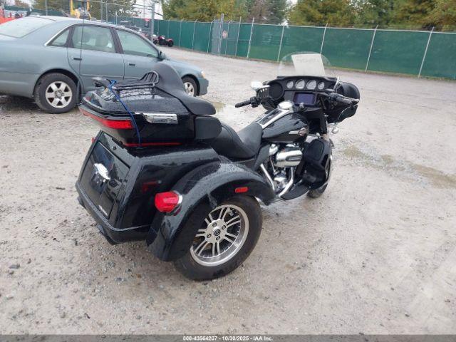 Harley-Davidson Flhtcutg Image 5