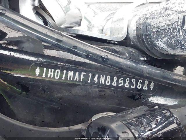 Harley-Davidson Flhtcutg Image 7