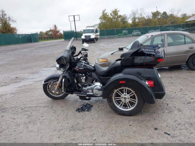 Harley-Davidson Flhtcutg Image 3