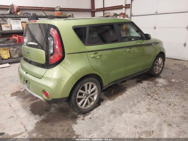 Kia Soul + Image 6