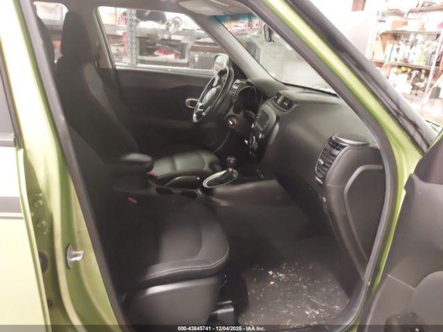 Kia Soul + Image 11