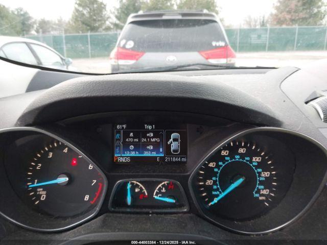 Ford Escape Titanium Image 3