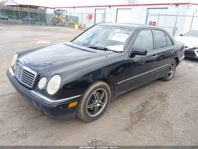 Mercedes-Benz E-Class Image 8