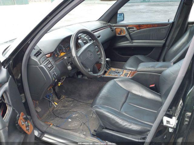 Mercedes-Benz E-Class Image 7